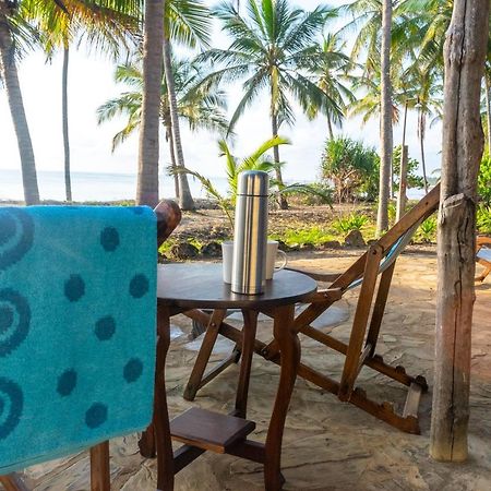 Hibiscus Beach House Pangani Exterior foto